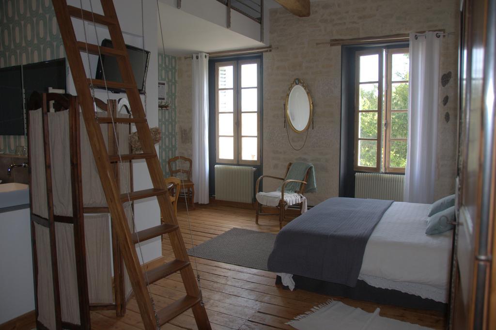 Les 2 Madeleine Bed & Breakfast Saint-Saturnin-du-Bois ภายนอก รูปภาพ