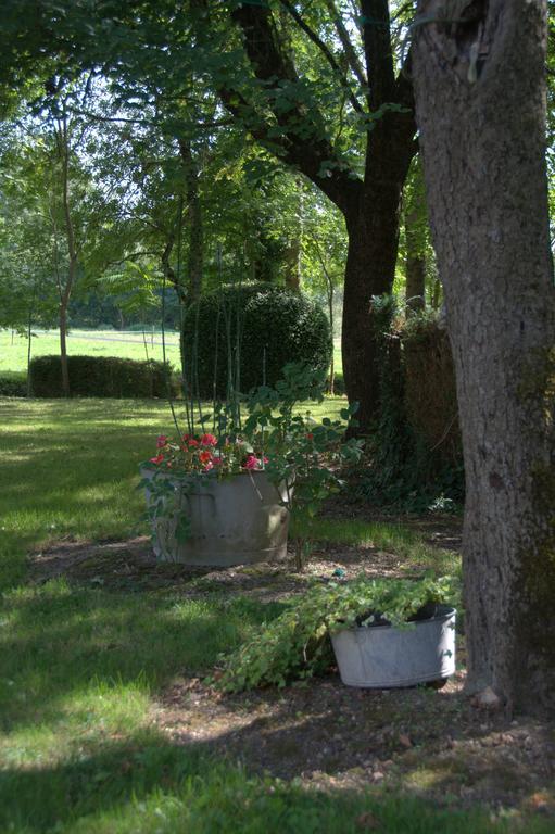 Les 2 Madeleine Bed & Breakfast Saint-Saturnin-du-Bois ภายนอก รูปภาพ
