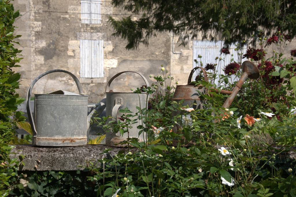 Les 2 Madeleine Bed & Breakfast Saint-Saturnin-du-Bois ภายนอก รูปภาพ