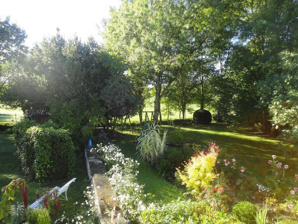 Les 2 Madeleine Bed & Breakfast Saint-Saturnin-du-Bois ภายนอก รูปภาพ