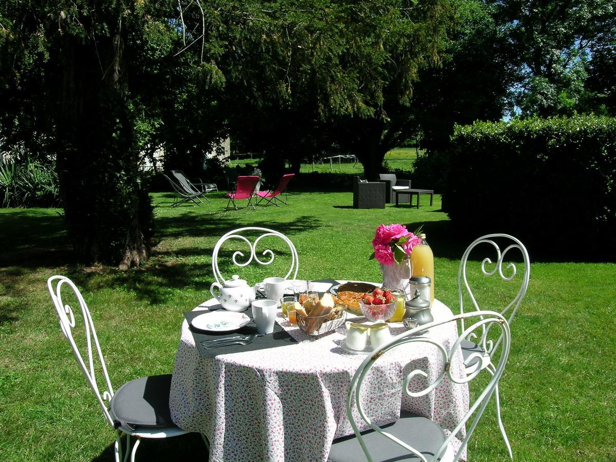 Les 2 Madeleine Bed & Breakfast Saint-Saturnin-du-Bois ภายนอก รูปภาพ