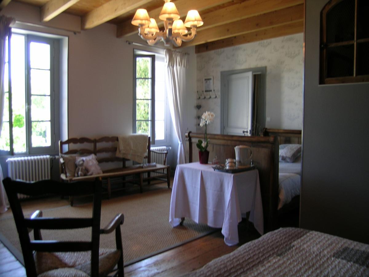 Les 2 Madeleine Bed & Breakfast Saint-Saturnin-du-Bois ภายนอก รูปภาพ