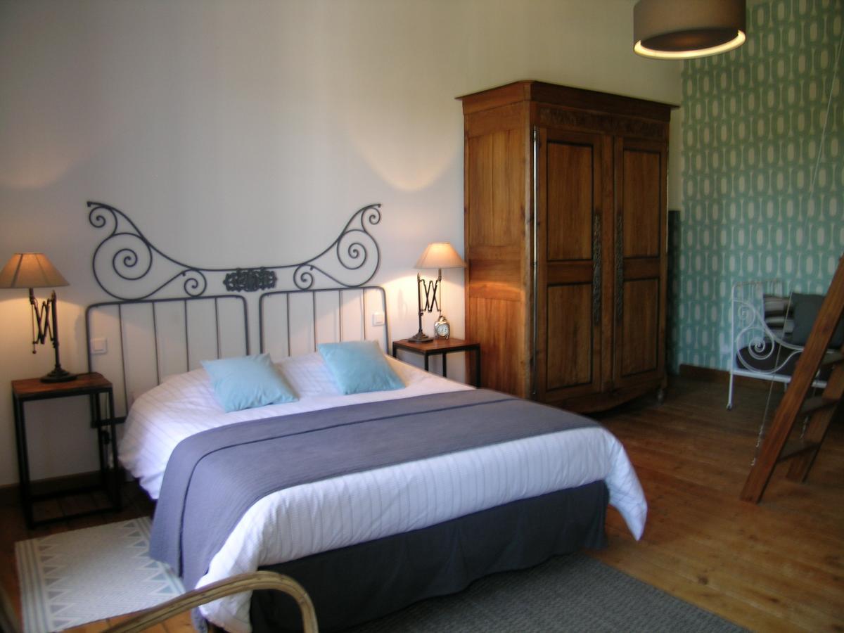 Les 2 Madeleine Bed & Breakfast Saint-Saturnin-du-Bois ภายนอก รูปภาพ