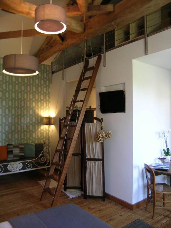Les 2 Madeleine Bed & Breakfast Saint-Saturnin-du-Bois ภายนอก รูปภาพ