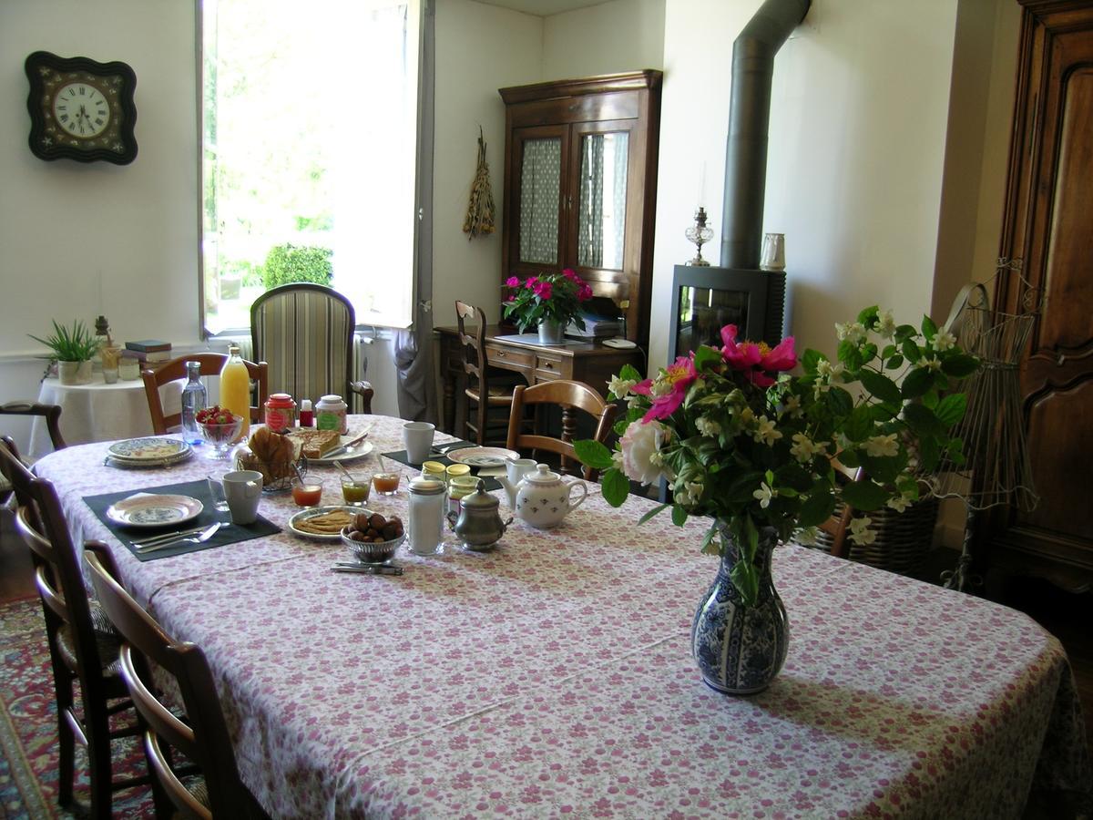 Les 2 Madeleine Bed & Breakfast Saint-Saturnin-du-Bois ภายนอก รูปภาพ