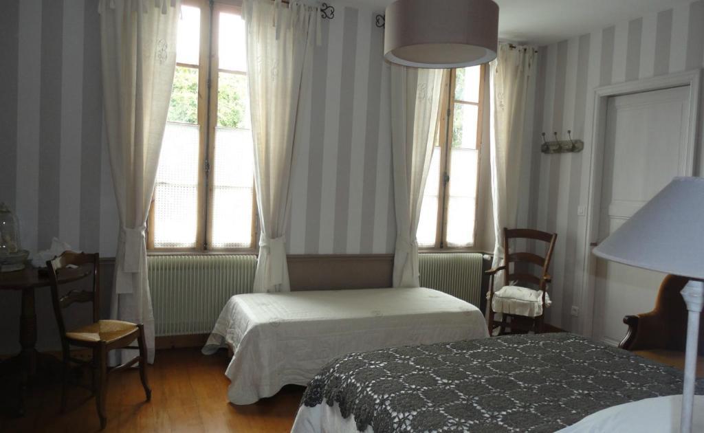 Les 2 Madeleine Bed & Breakfast Saint-Saturnin-du-Bois ภายนอก รูปภาพ