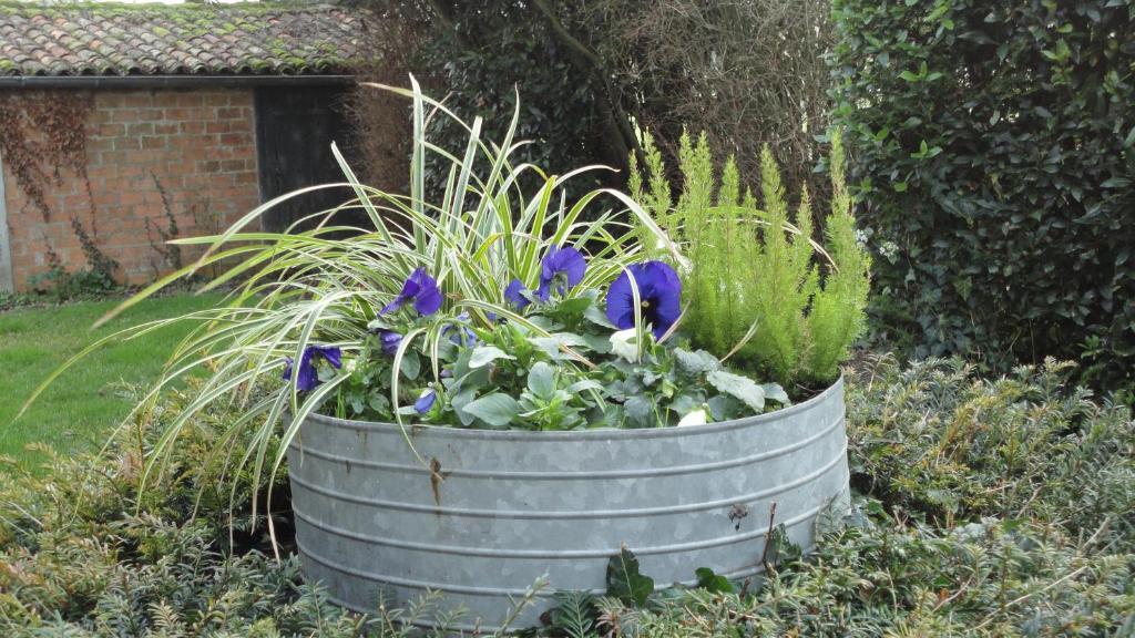 Les 2 Madeleine Bed & Breakfast Saint-Saturnin-du-Bois ภายนอก รูปภาพ