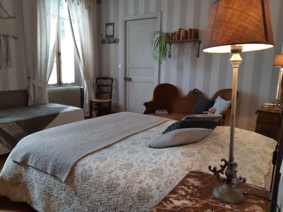 Les 2 Madeleine Bed & Breakfast Saint-Saturnin-du-Bois ภายนอก รูปภาพ