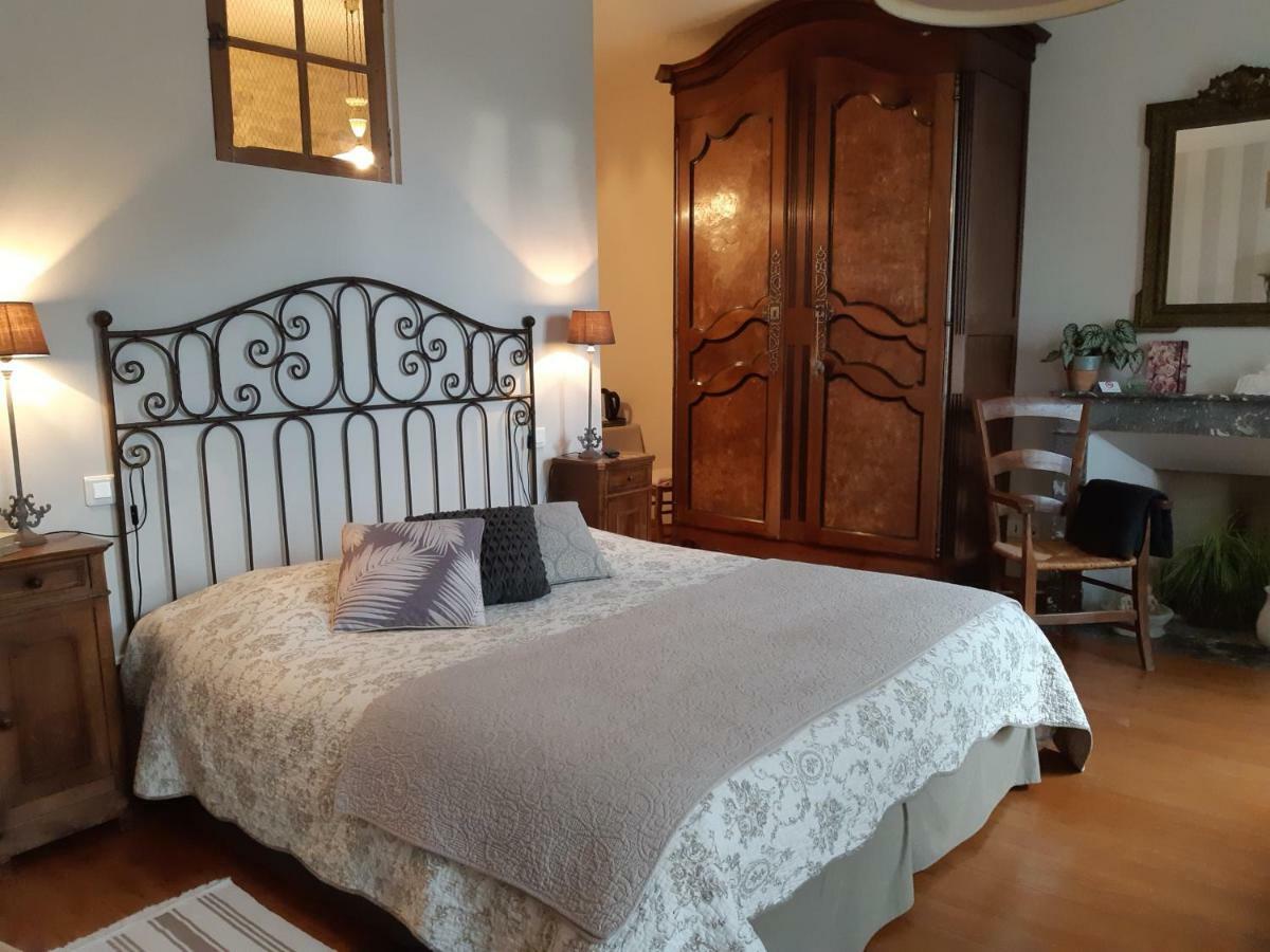 Les 2 Madeleine Bed & Breakfast Saint-Saturnin-du-Bois ภายนอก รูปภาพ