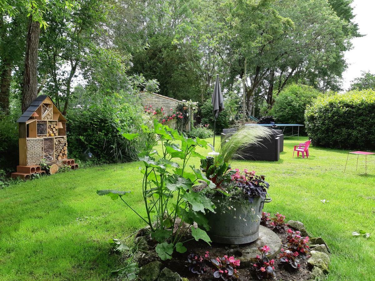Les 2 Madeleine Bed & Breakfast Saint-Saturnin-du-Bois ภายนอก รูปภาพ